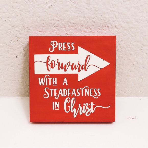 Square Wooden Wall Decor in Red and White Size 5.5”X5.5” - Picture 4 of 4